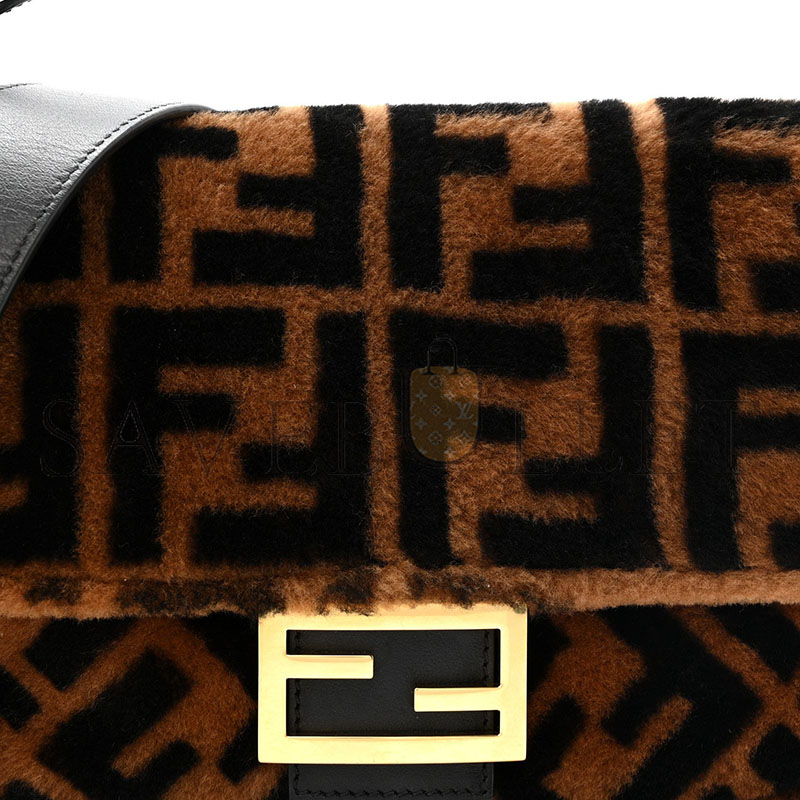 FENDI SHEARLING VITELLO DOLCE MACRO FF 1974 BAGUETTE TOBACCO BLACK (27*15*6cm)